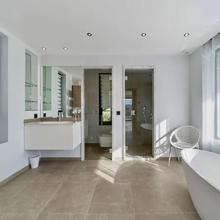Majestic Cannes Villa, Tranquil Oasis *