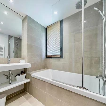 Casa vacanze Majestic Cannes Villa, Tranquil Oasis Le Cannet