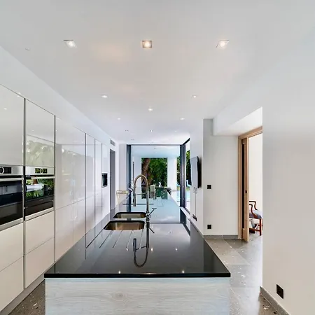 Majestic Cannes Villa, Tranquil Oasis *