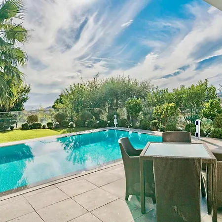 בית נופש Majestic Cannes Villa, Tranquil Oasis לה קאנה